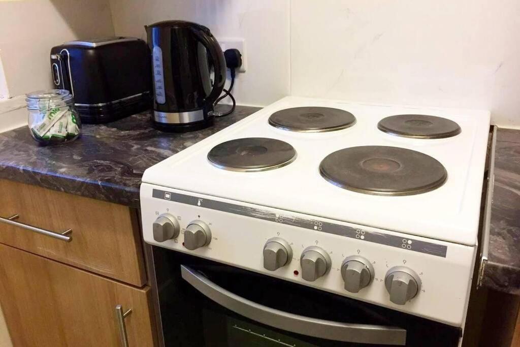 Conveniently Situated 1Bed Apt In Stretford Leilighet Manchester Eksteriør bilde